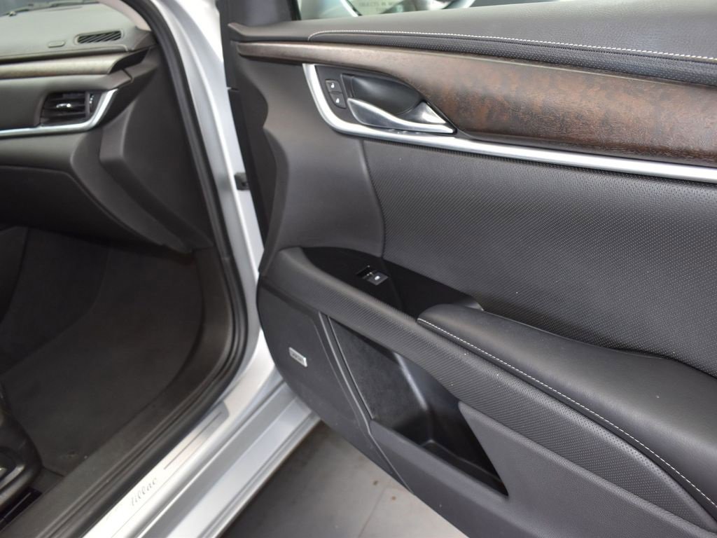 Used 2018 Cadillac XTS Luxury image 23