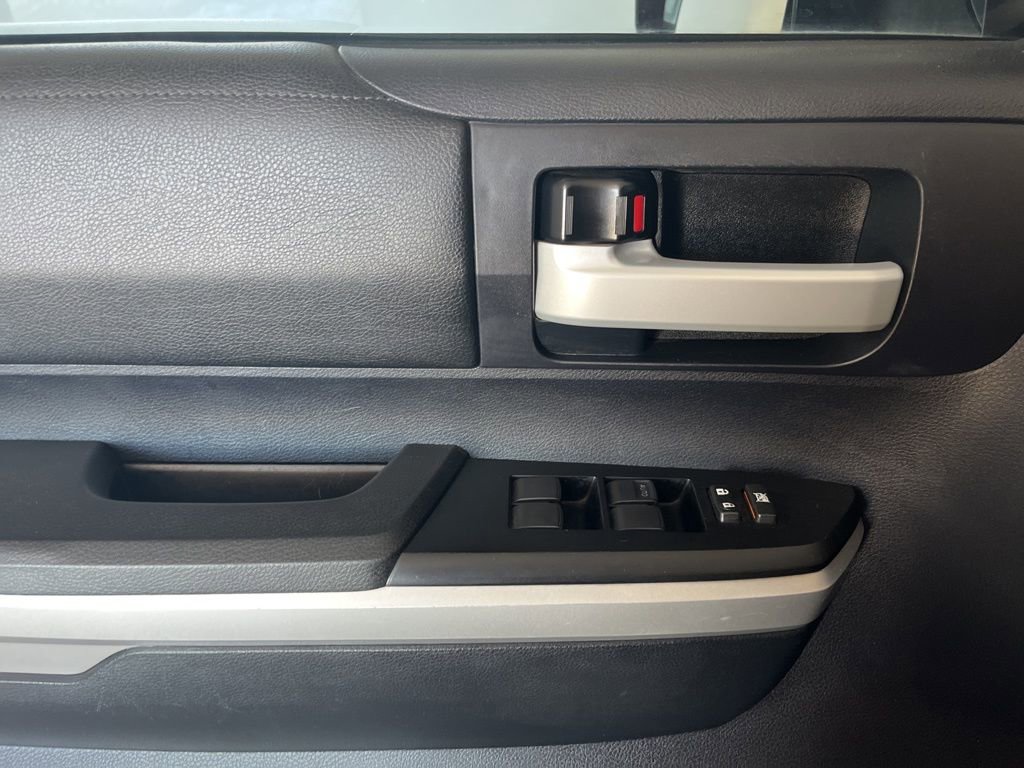 Used 2015 Toyota Tundra SR5 w/ SR5 Upgrade Package image 58