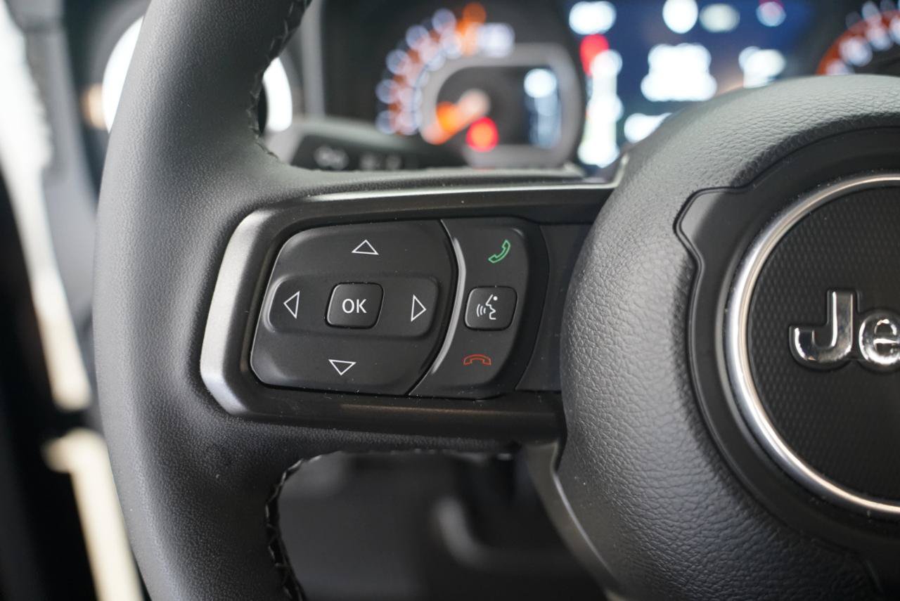 Used 2025 Jeep Gladiator Sport AWD/4WD image 14