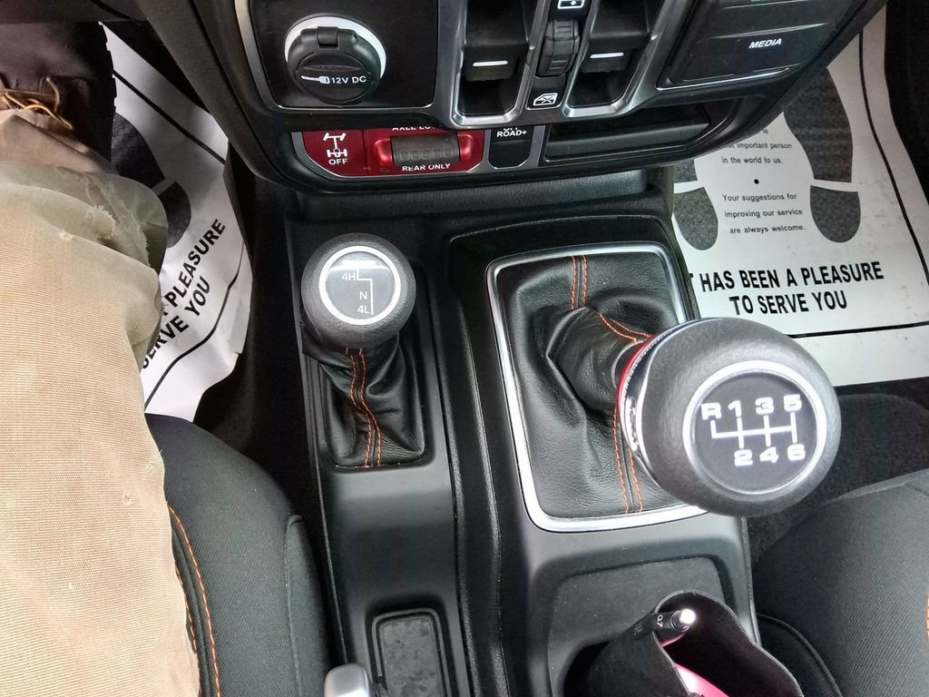 Used 2023 Jeep Gladiator Mojave AWD/4WD image 15