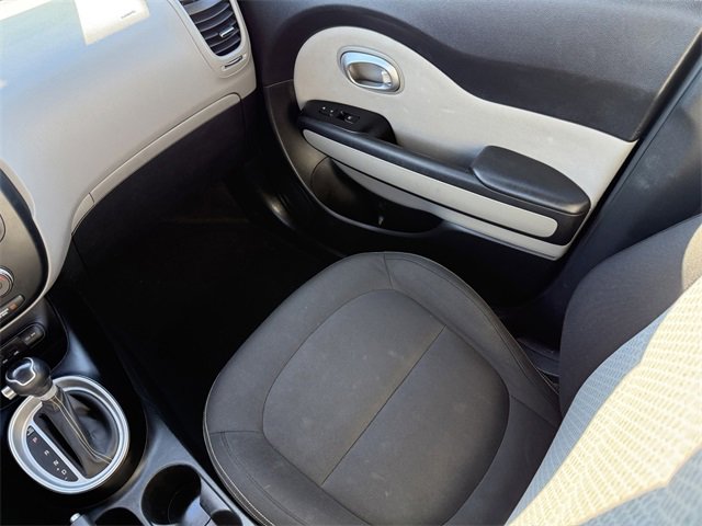 Used 2014 Kia Soul + image 13
