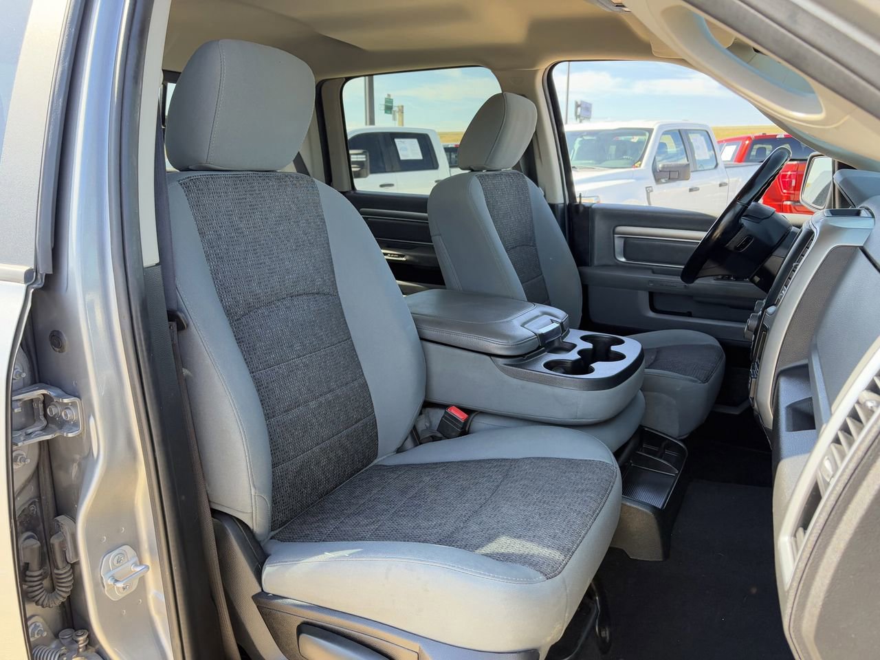 Used 2020 RAM 1500 Classic SLT w/ Luxury Group AWD/4WD image 30