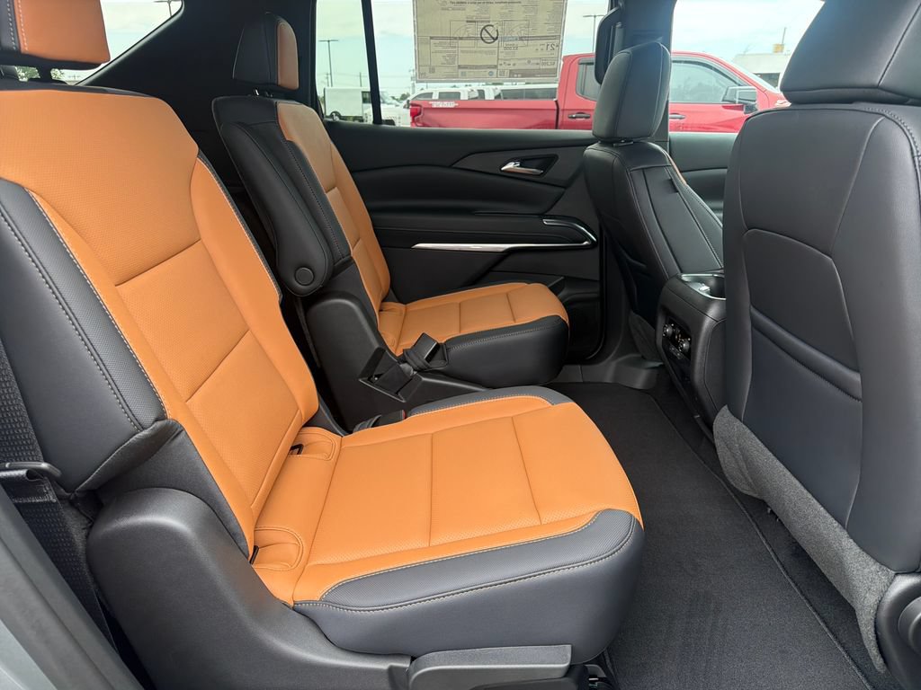New 2027 Chevrolet Traverse Z71 w/ LPO, Floor Liner Package AWD/4WD image 24