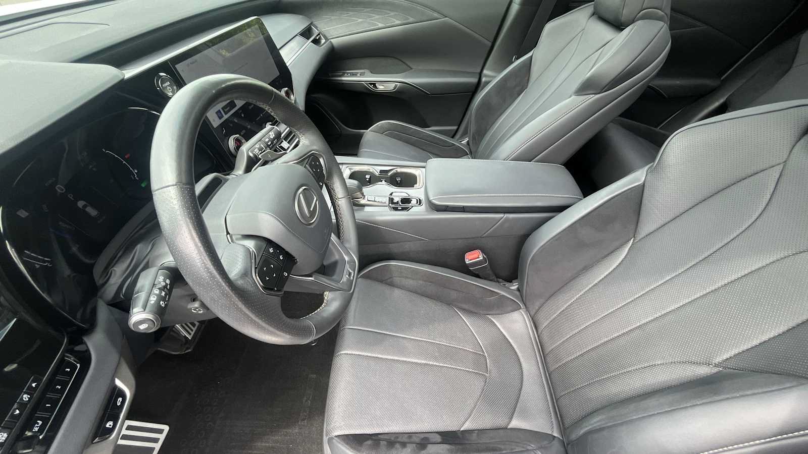 Used 2023 Lexus RX 500h F Sport w/ Cold Area Package AWD/4WD image 14