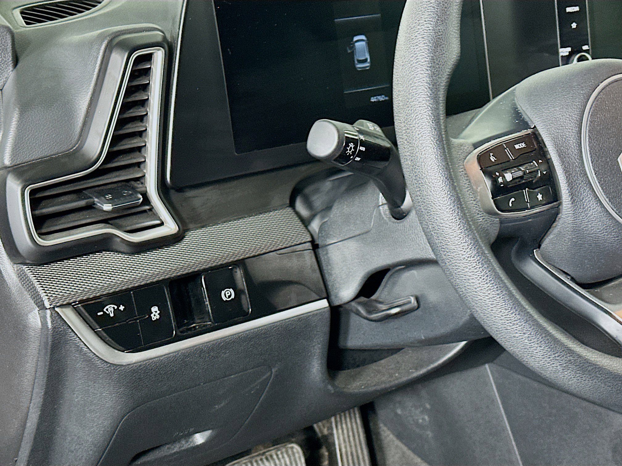 Used 2024 Kia Sportage LX image 16