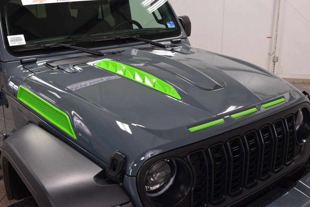 Used 2024 Jeep Wrangler Unlimited Rubicon w/ Safety Group AWD/4WD image 13