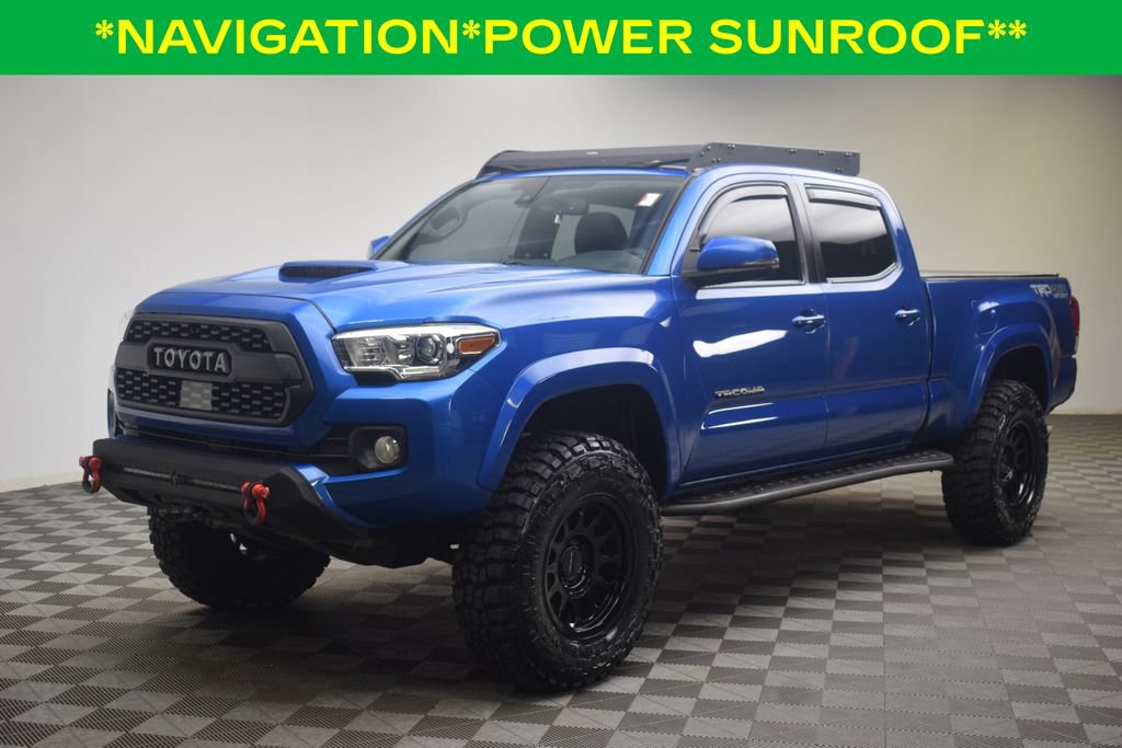 Used 2018 Toyota Tacoma TRD Sport AWD/4WD image 3