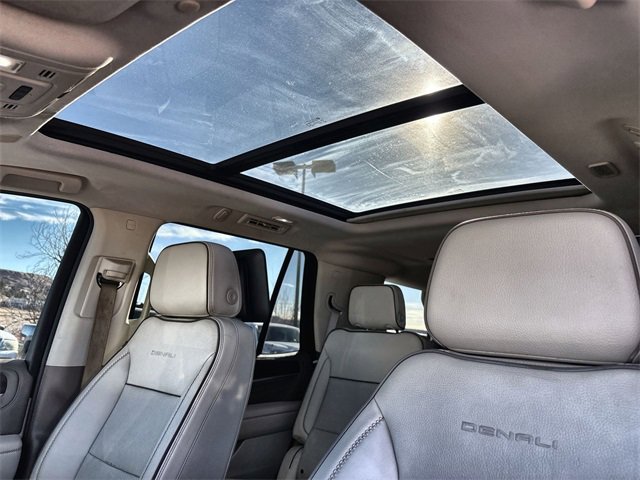 Used 2021 GMC Yukon Denali w/ Denali Premium Package image 29