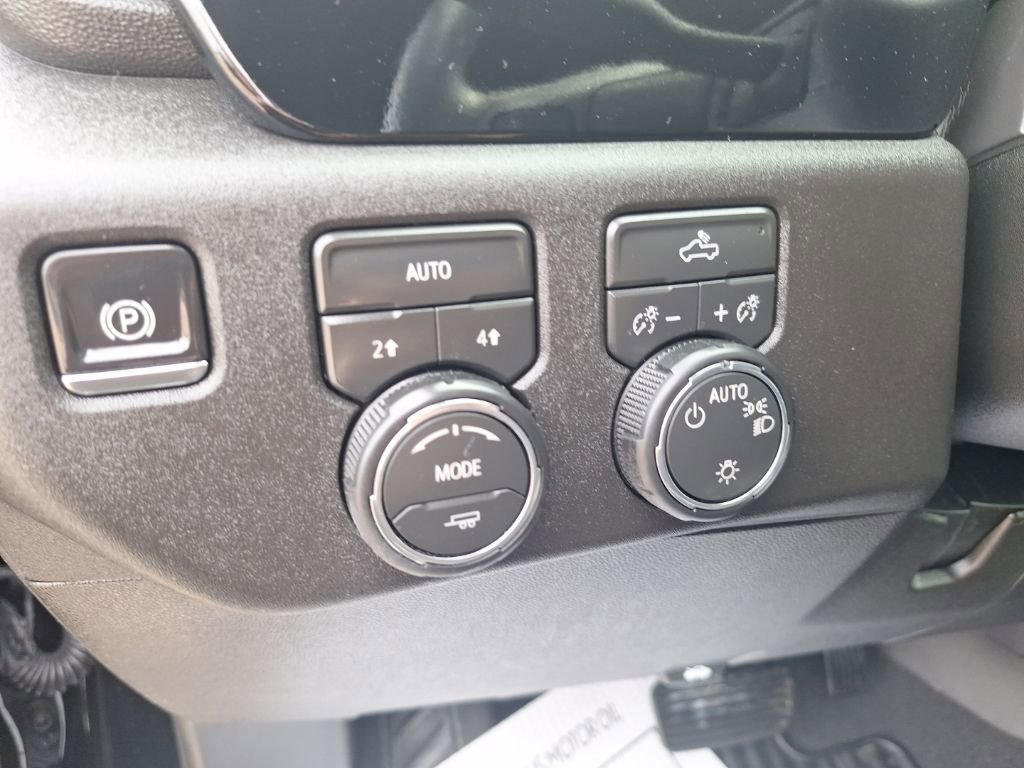 Certified 2026 Chevrolet Silverado 1500 LT image 28