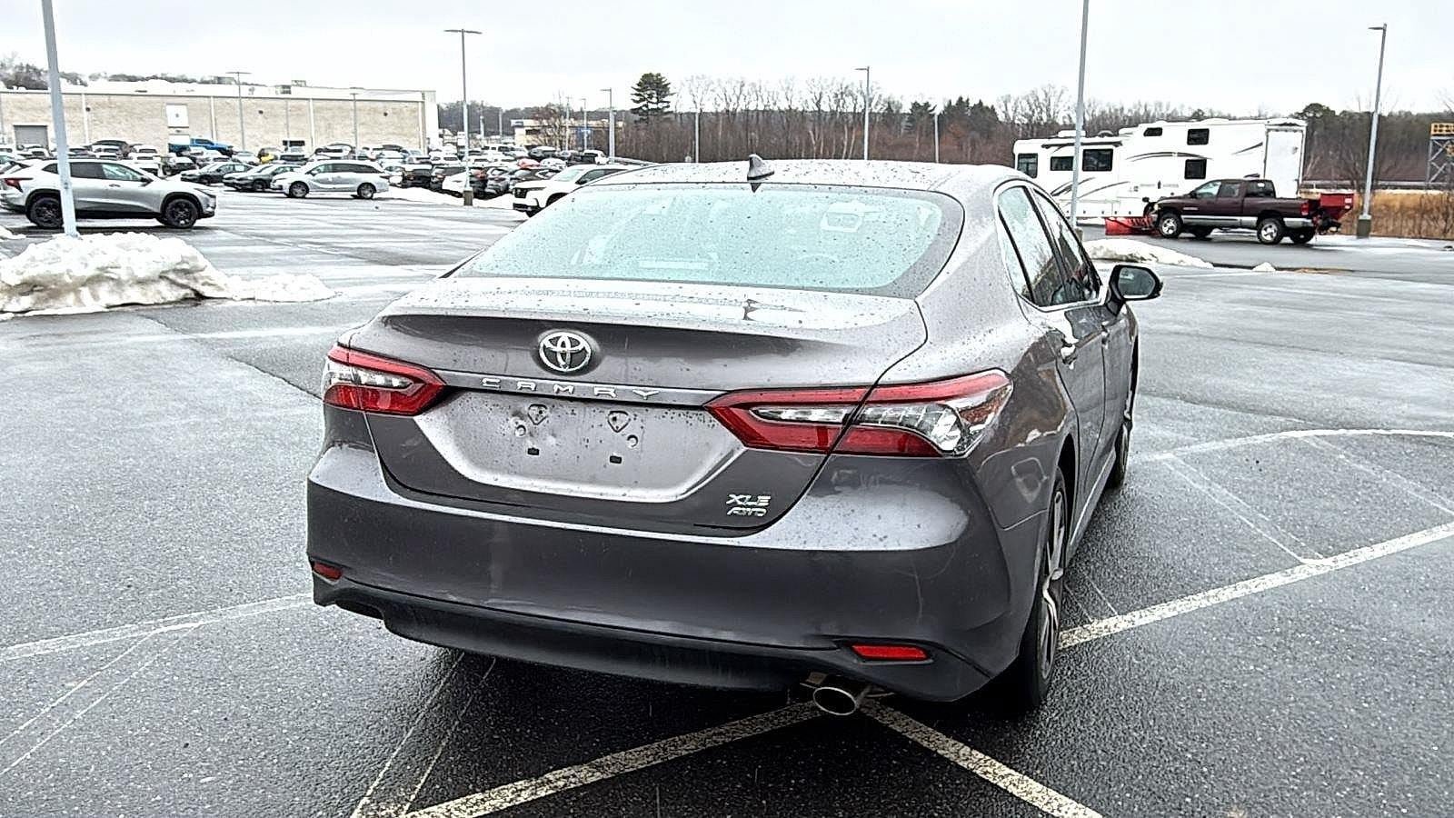 Used 2022 Toyota Camry XLE AWD/4WD image 7