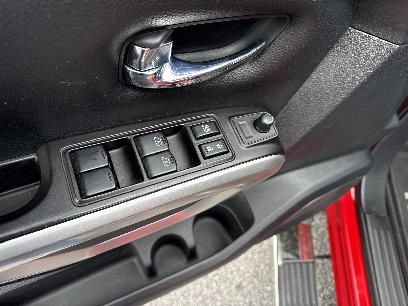 Used 2020 Nissan Titan SV w/ SV Convenience Package image 14