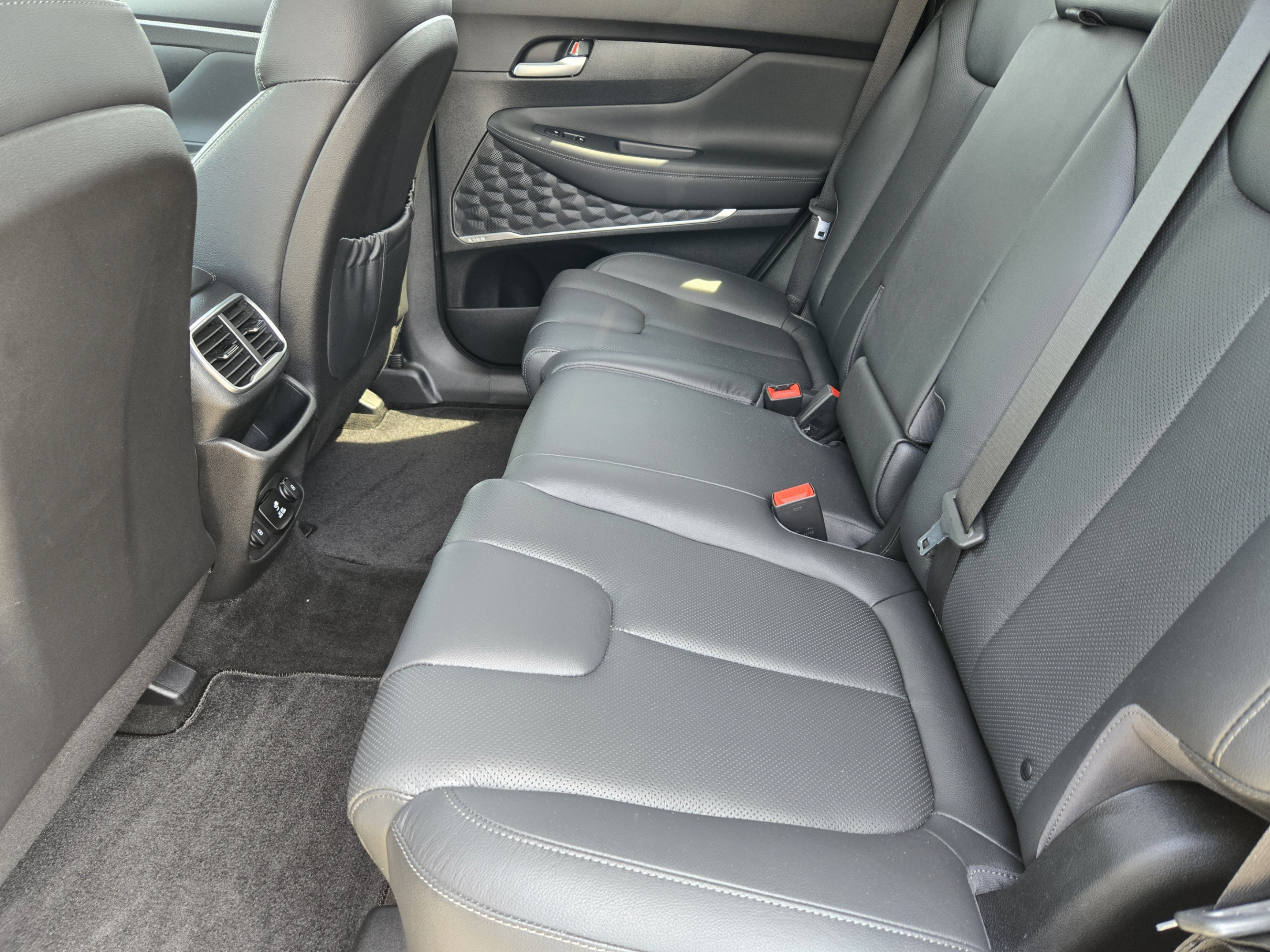 Used 2020 Hyundai Santa Fe Limited w/ Cargo Package FWD image 30