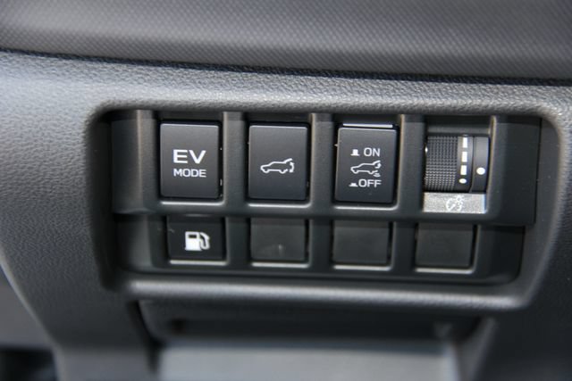 Used 2025 Subaru Forester Premium AWD/4WD image 32