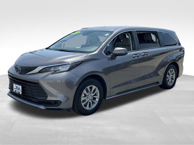 Used 2023 Toyota Sienna LE FWD image 23