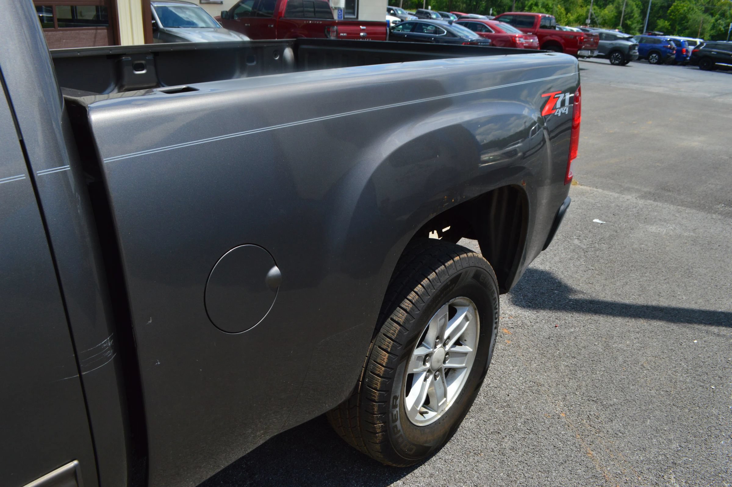 Used 2011 GMC Sierra 1500 SLE w/ Power Tech Package AWD/4WD image 4
