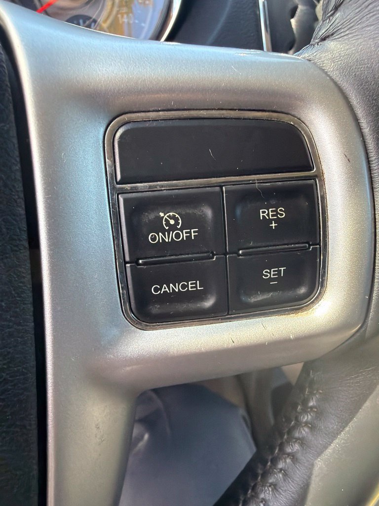Used 2015 Chrysler Town & Country Touring FWD image 15