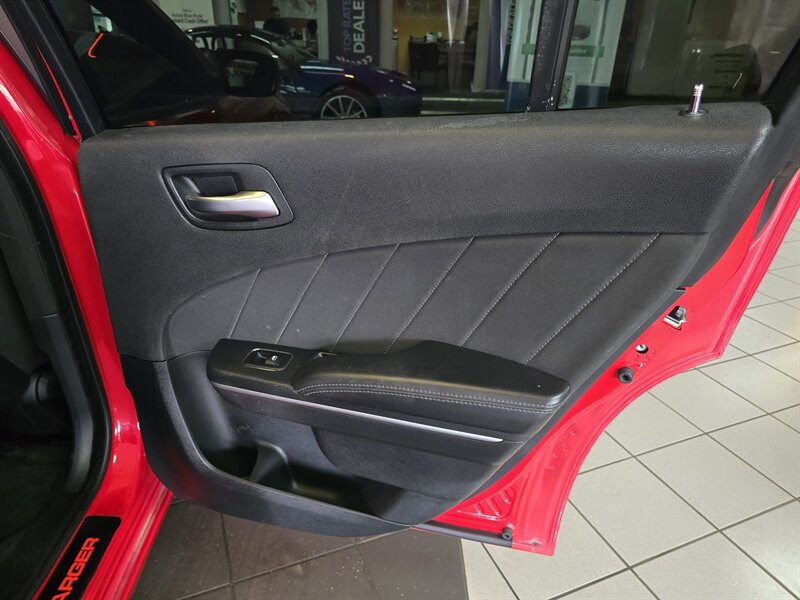 Used 2018 Dodge Charger R/T RWD image 16