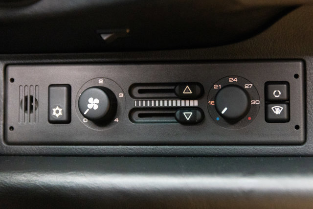 Used 1993 Porsche 911 Carrera image 79