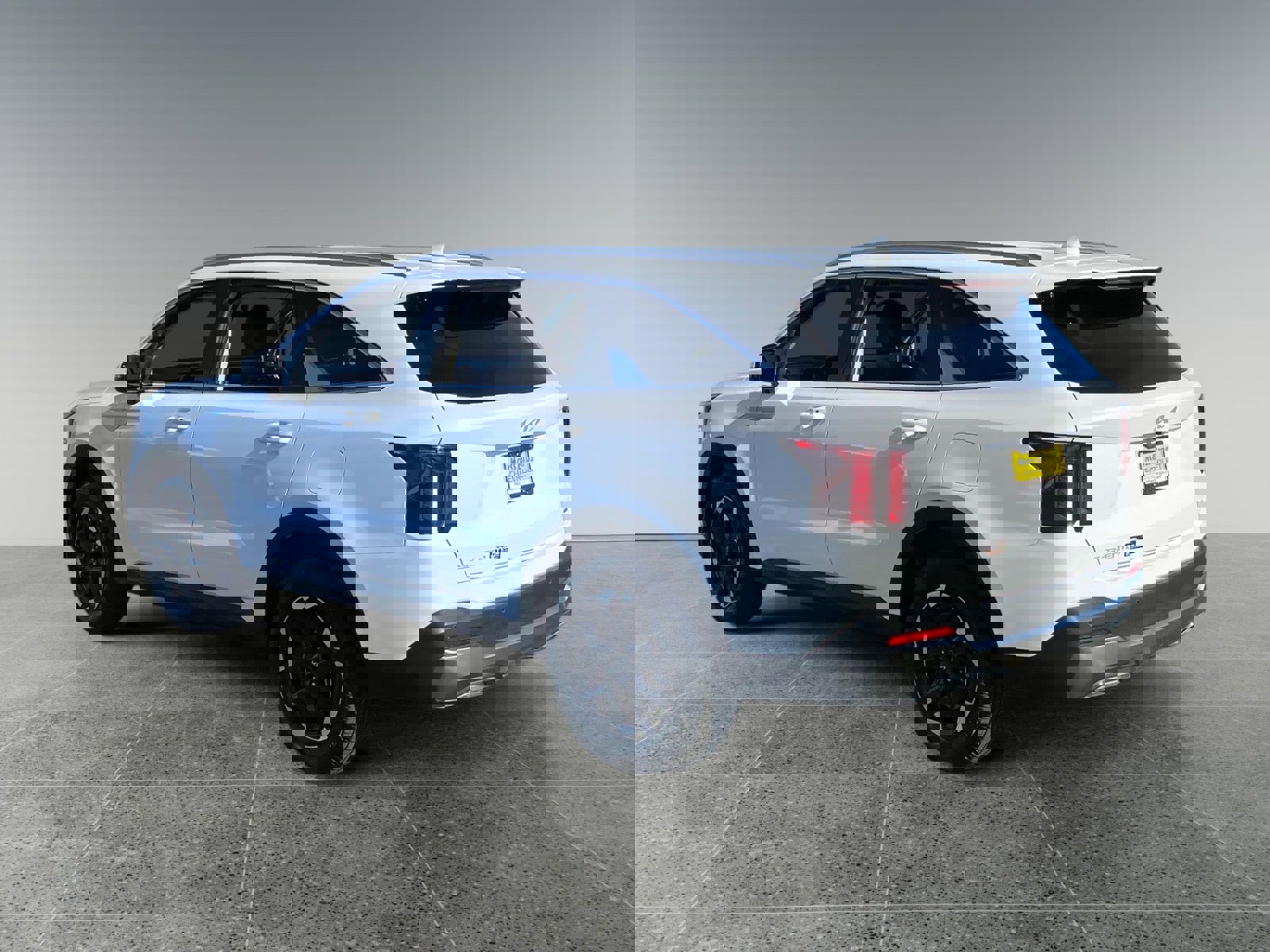 Used 2024 Kia Sorento S image 3