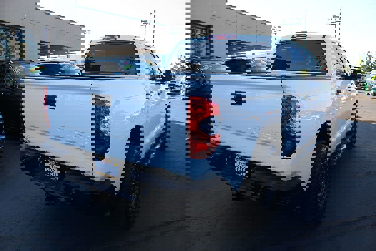 Used 2015 Toyota Tundra SR5 image 7