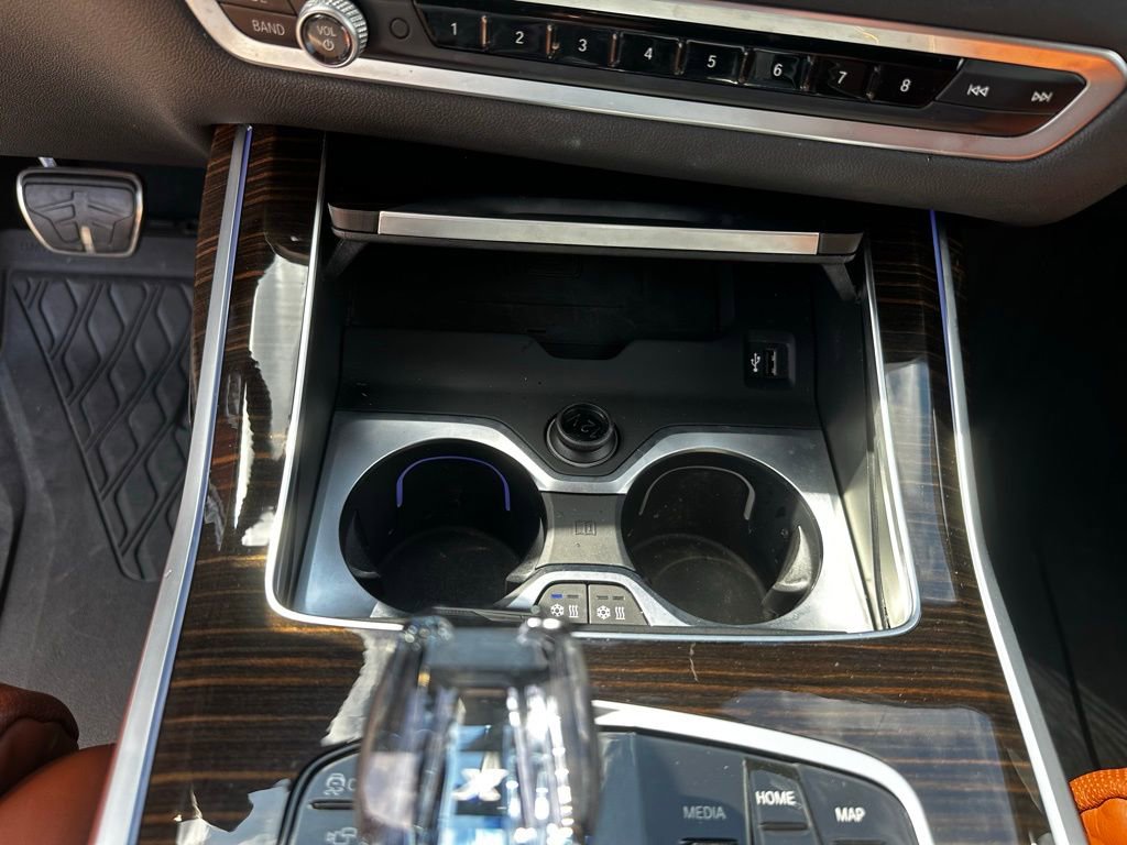 Used 2020 BMW X7 M50i image 21
