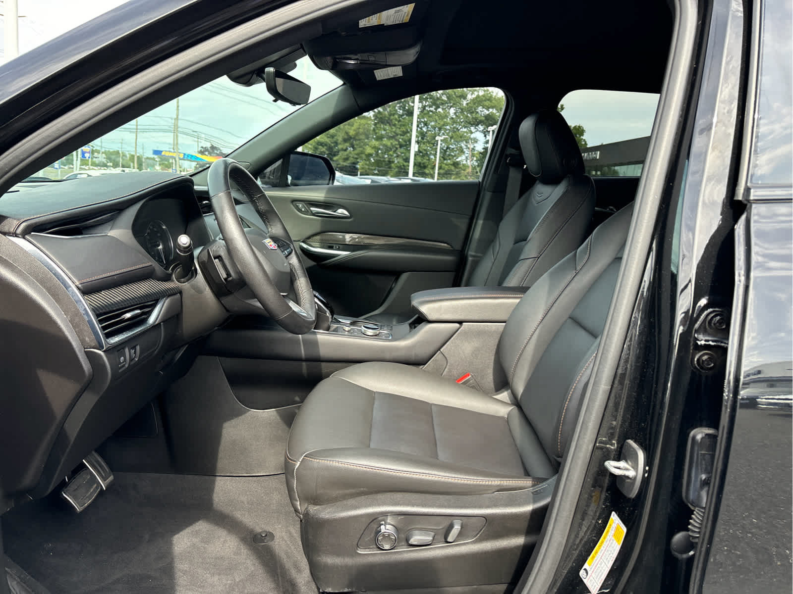 Certified 2021 Cadillac XT4 Sport w/ Enhanced Visibility Package AWD/4WD image 7