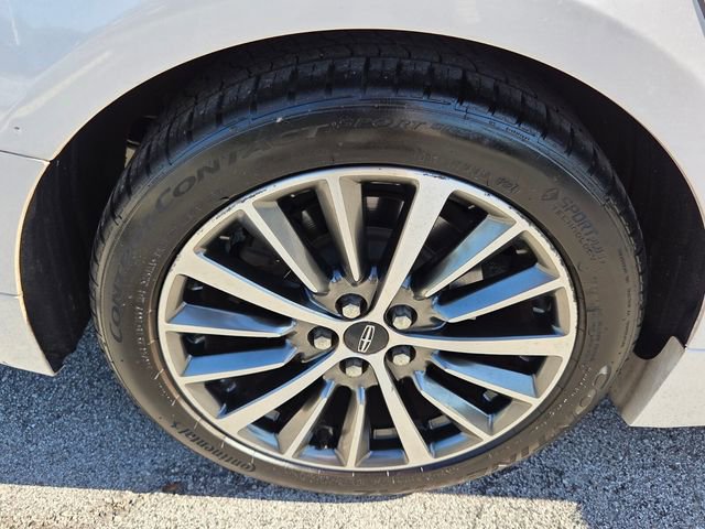 Used 2019 Lincoln MKZ Reserve FWD image 18
