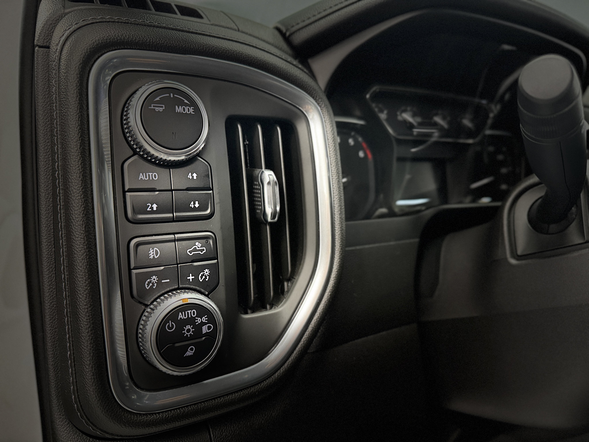 Used 2021 GMC Sierra 1500 SLT w/ SLT Premium Package AWD/4WD image 16