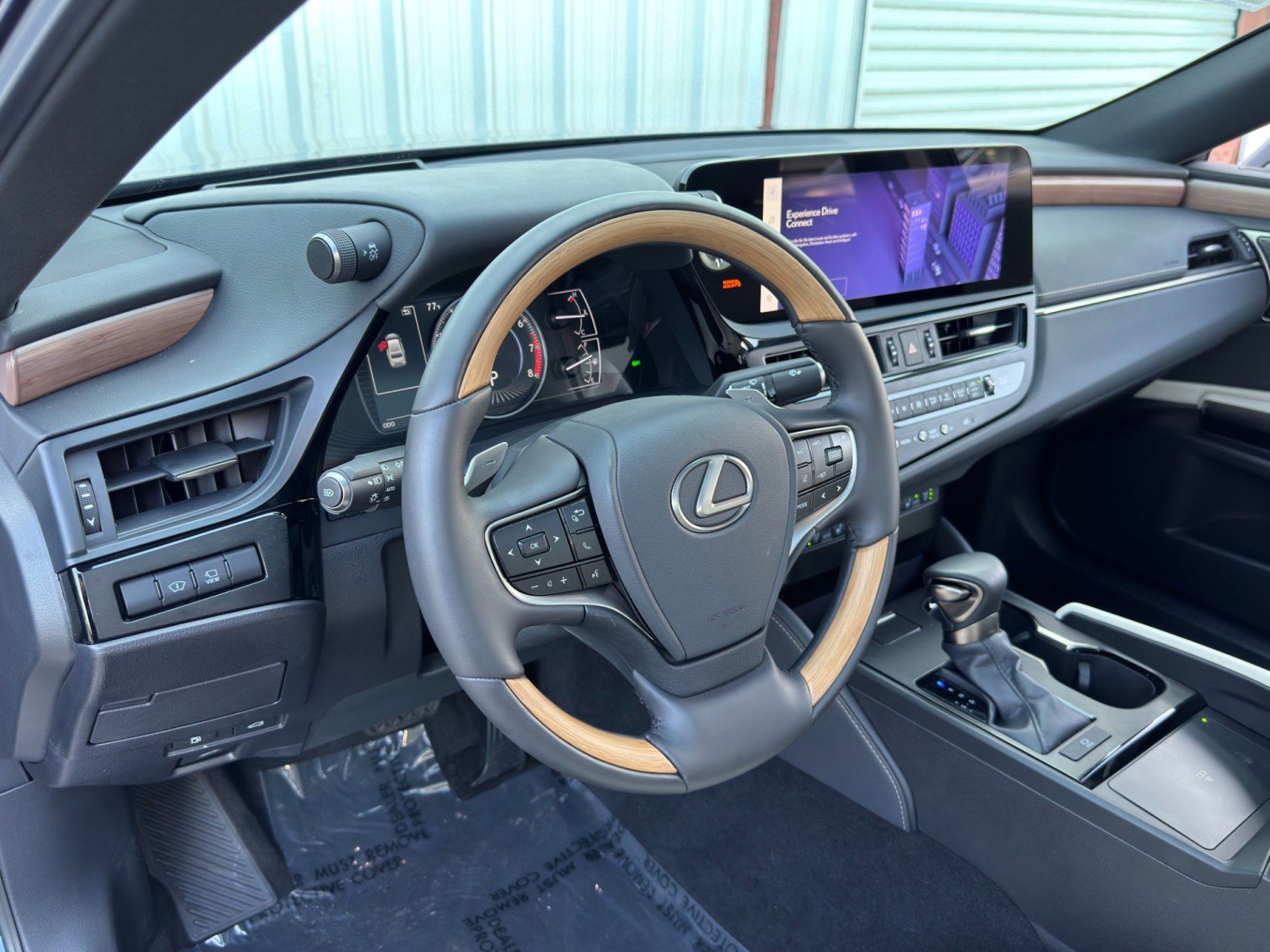 Used 2025 Lexus ES 350 Ultra Luxury w/ Accessory Package (Z1) image 14