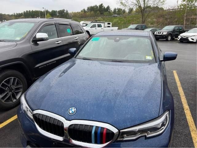 Used 2022 BMW 330e xDrive w/ Premium Package AWD/4WD image 2