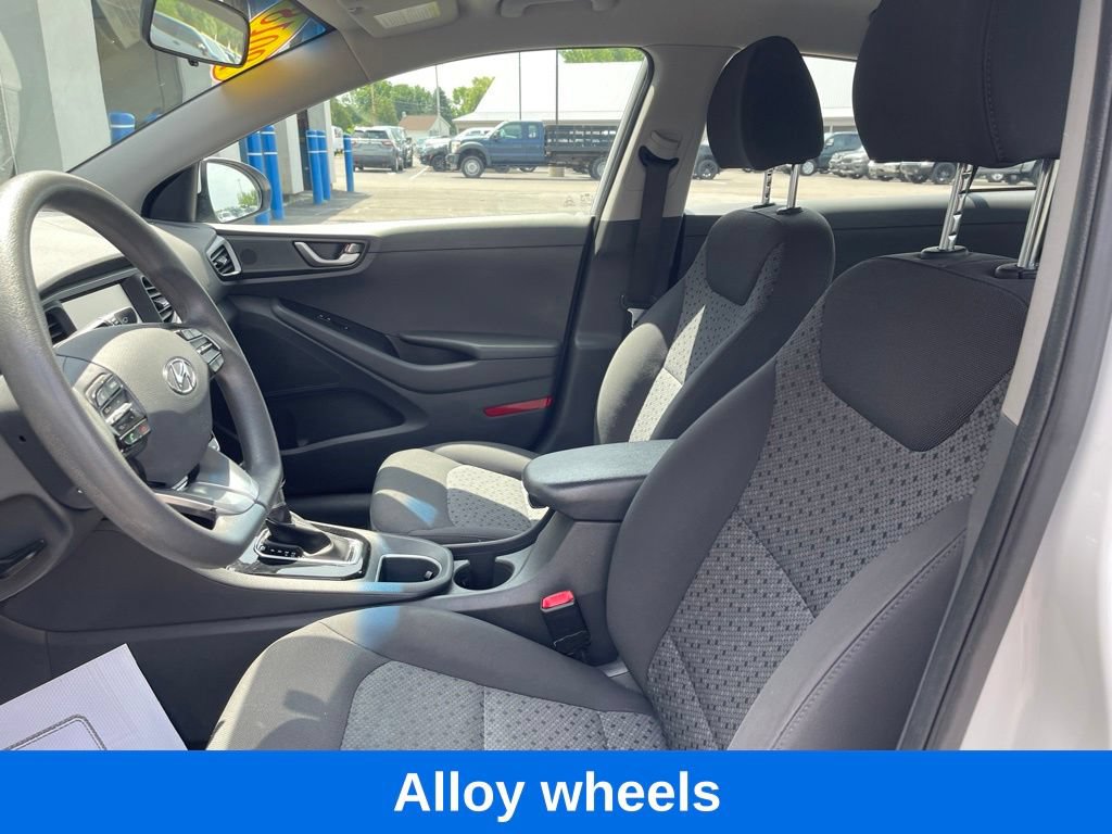 Used 2018 Hyundai Ioniq Blue FWD image 12