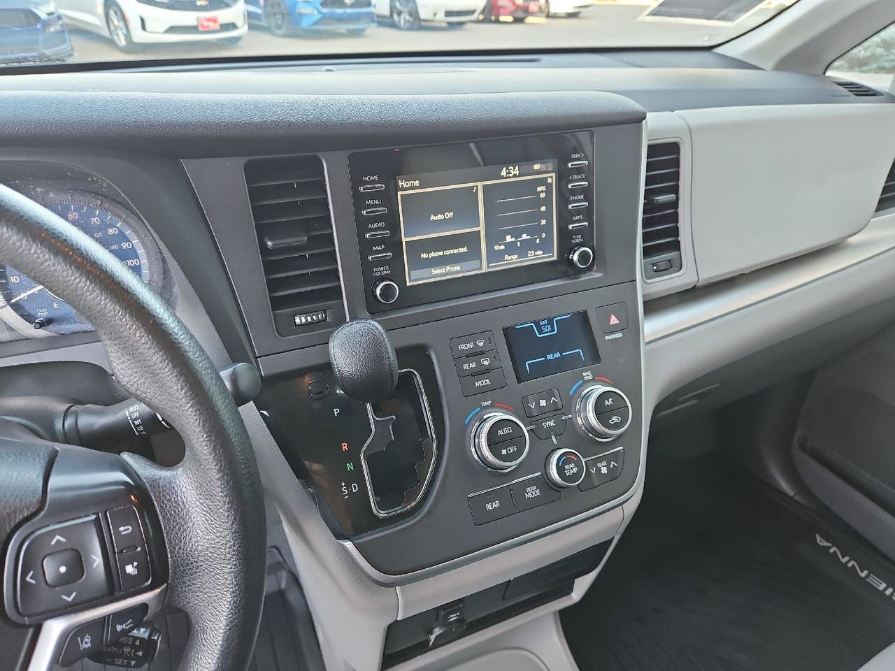 Used 2020 Toyota Sienna L FWD image 16