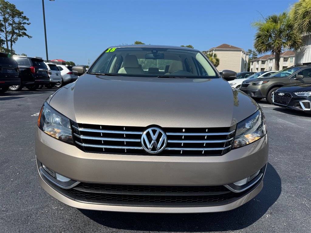 Used 2015 Volkswagen Passat 1.8T SEL Premium FWD image 3