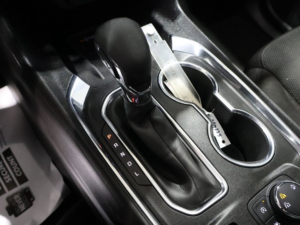 Used 2023 Chevrolet Traverse LT w/ Rear Camera Mirror Package image 36