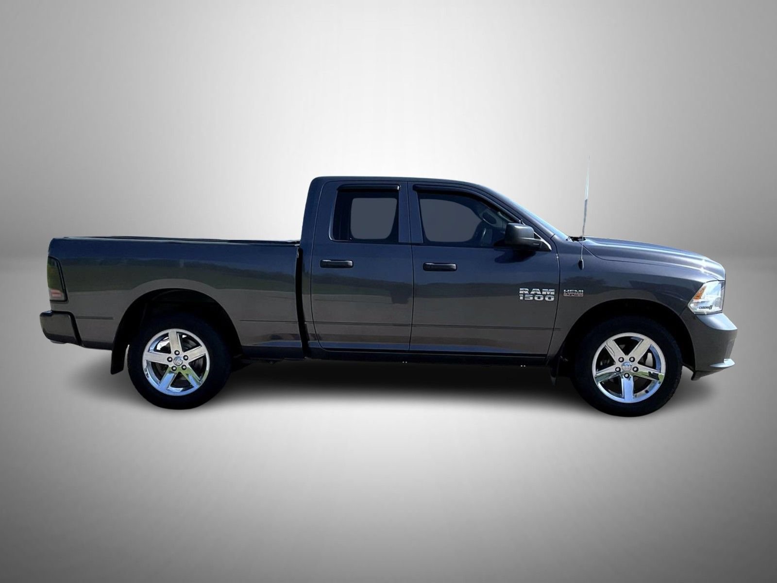 Used 2017 RAM 1500 Express AWD/4WD image 4