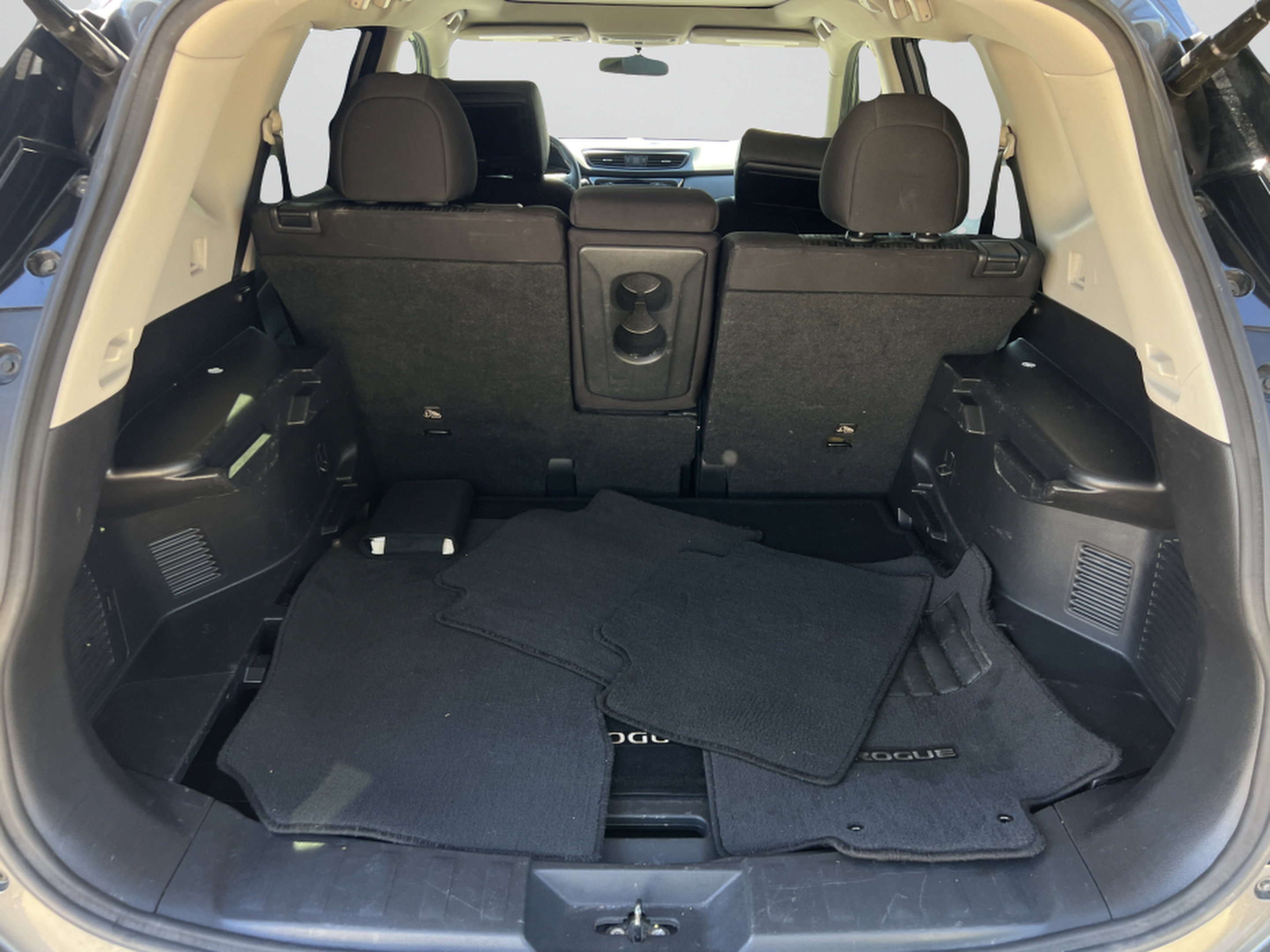 Used 2017 Nissan Rogue SV w/ Sun & Sound Touring Package FWD image 31