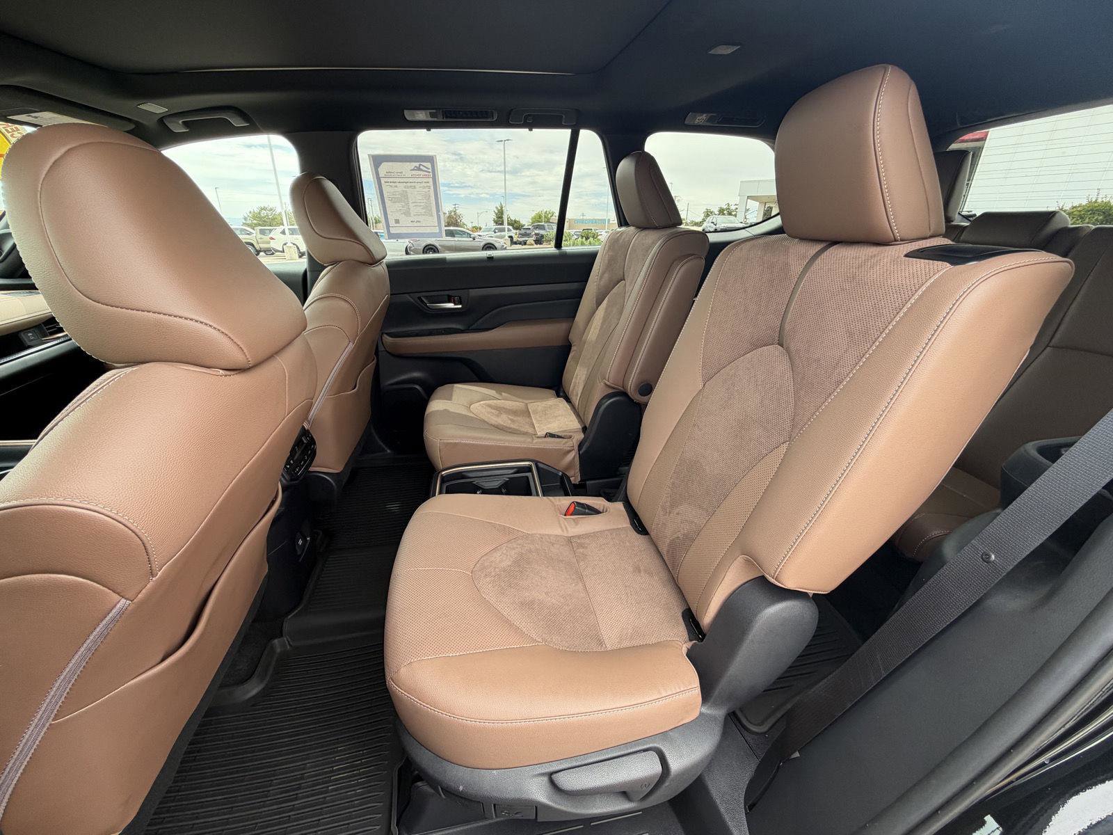 Used 2024 Toyota Grand Highlander AWD Hybrid image 24
