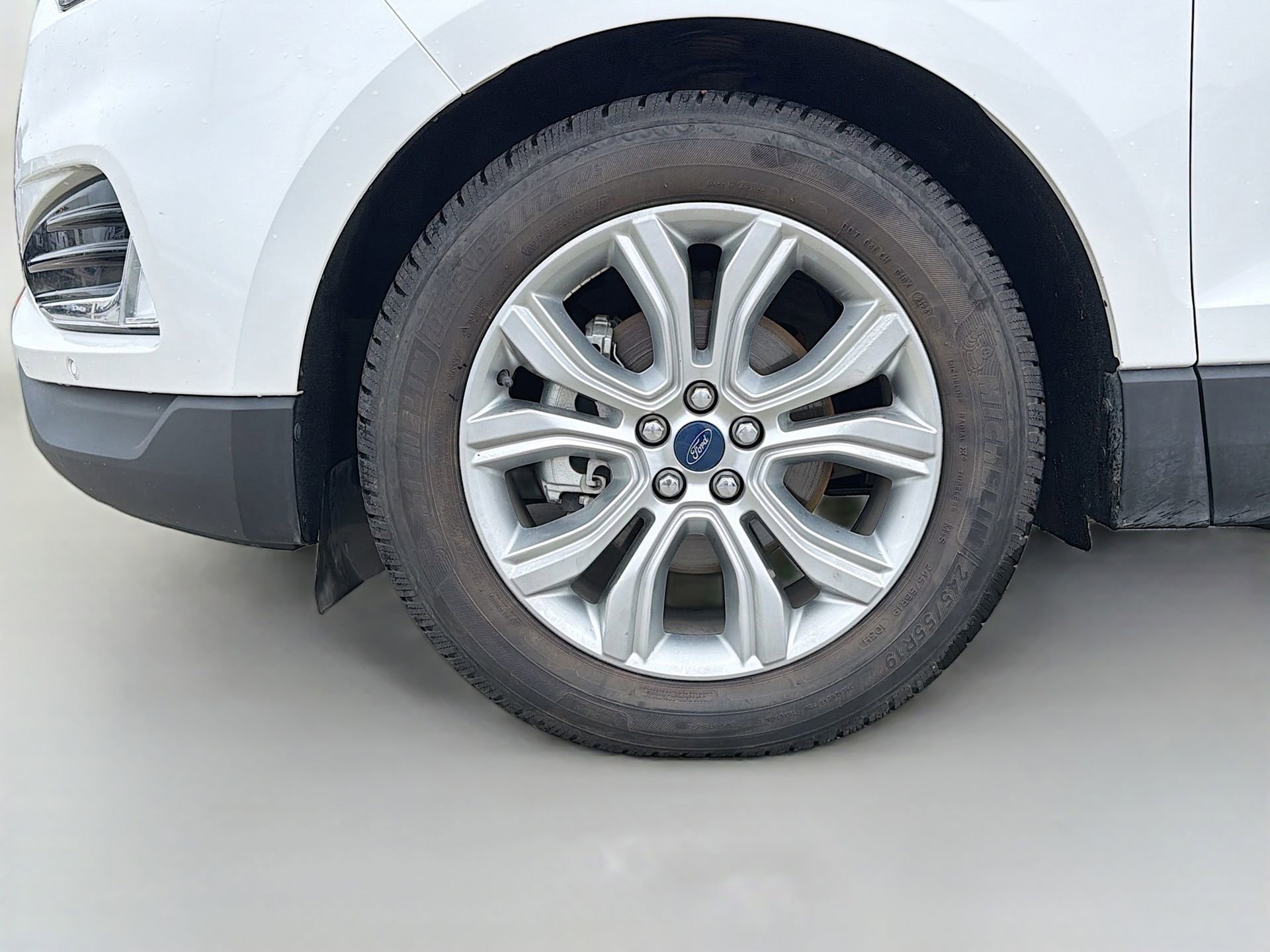 Used 2020 Ford Edge Titanium FWD image 33