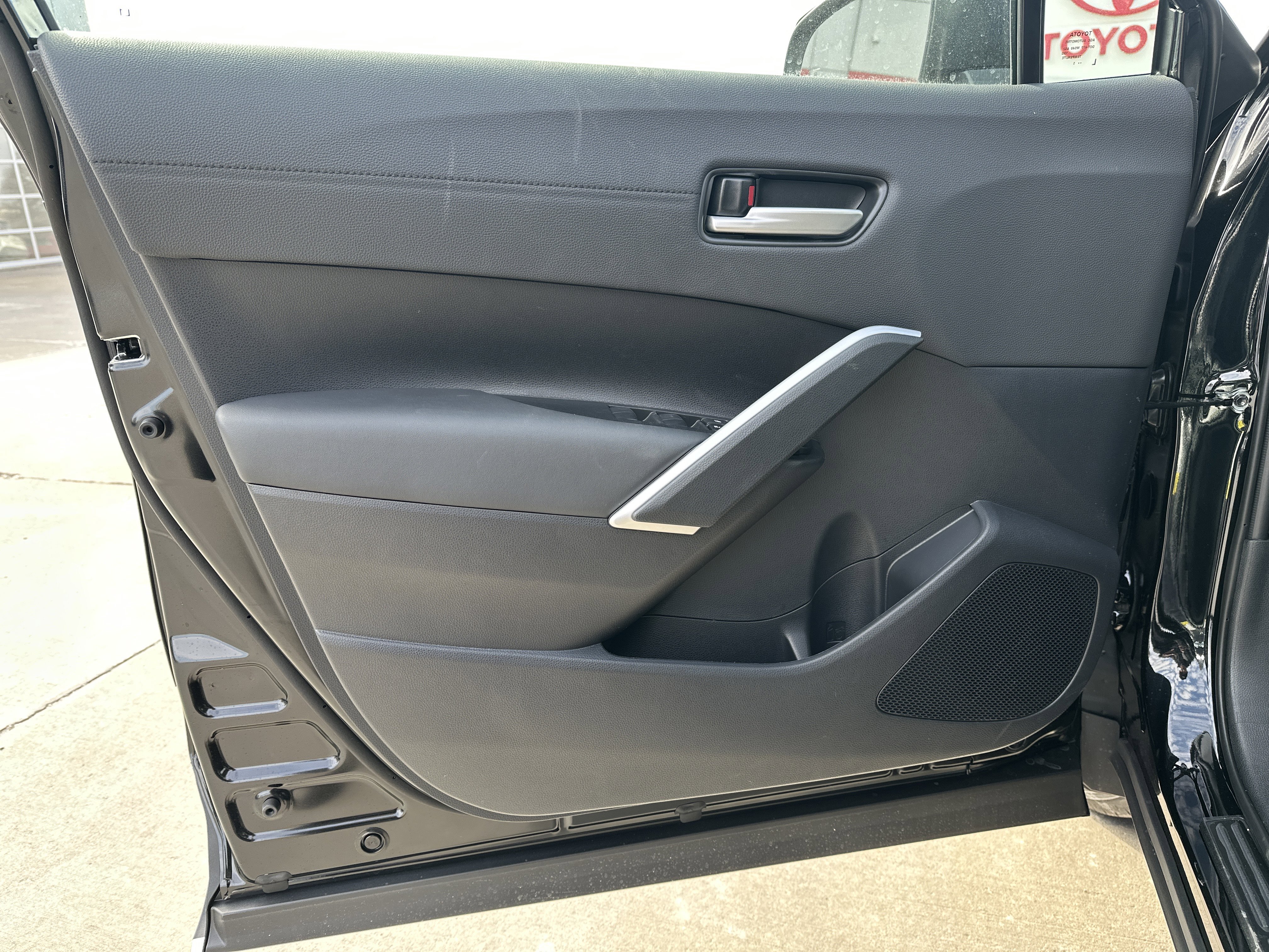 Used 2026 Toyota Corolla Cross XLE w/ Convenience Package image 9