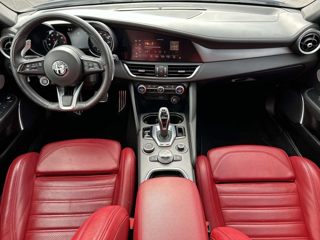 Used 2022 Alfa Romeo Giulia Veloce image 14