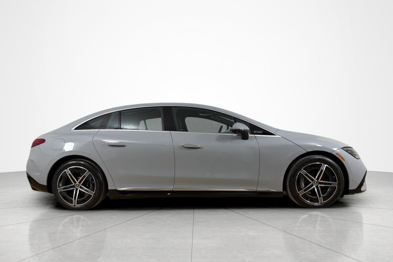 Used 2023 Mercedes-Benz EQE 350+ 4MATIC Sedan image 6