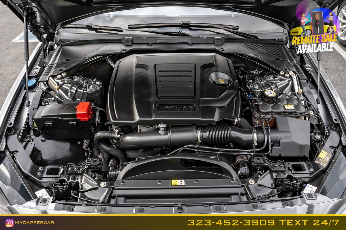 Used 2019 Jaguar XE Prestige image 18