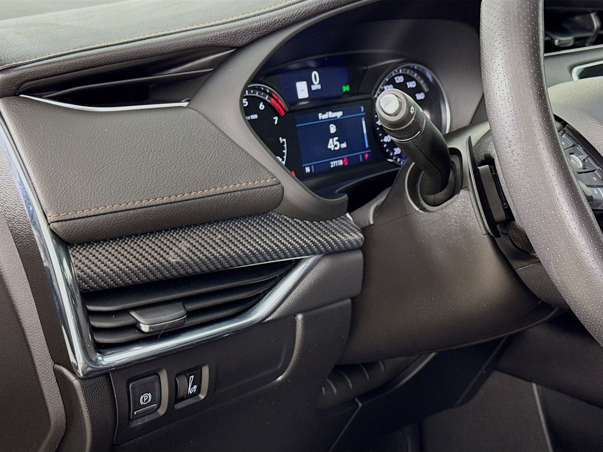 Used 2023 Cadillac XT4 Sport w/ Cold Weather Package image 10