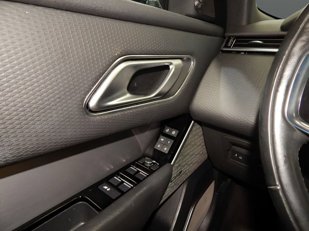 Used 2021 Land Rover Range Rover Velar R-Dynamic S image 29