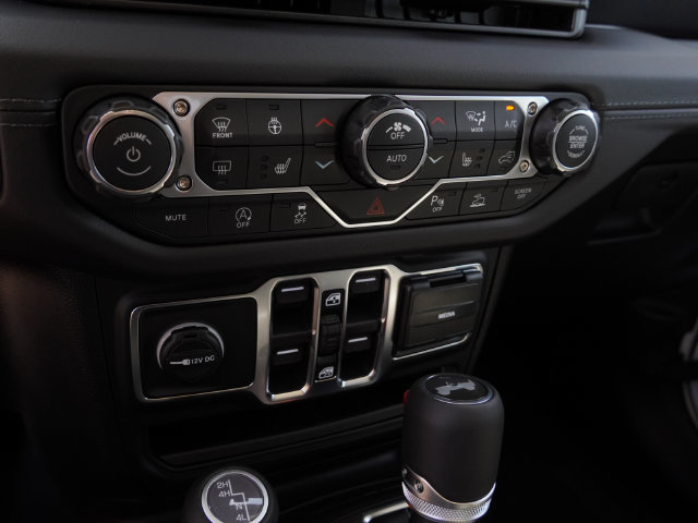 New 2026 Jeep Wrangler Unlimited Sahara AWD/4WD image 24