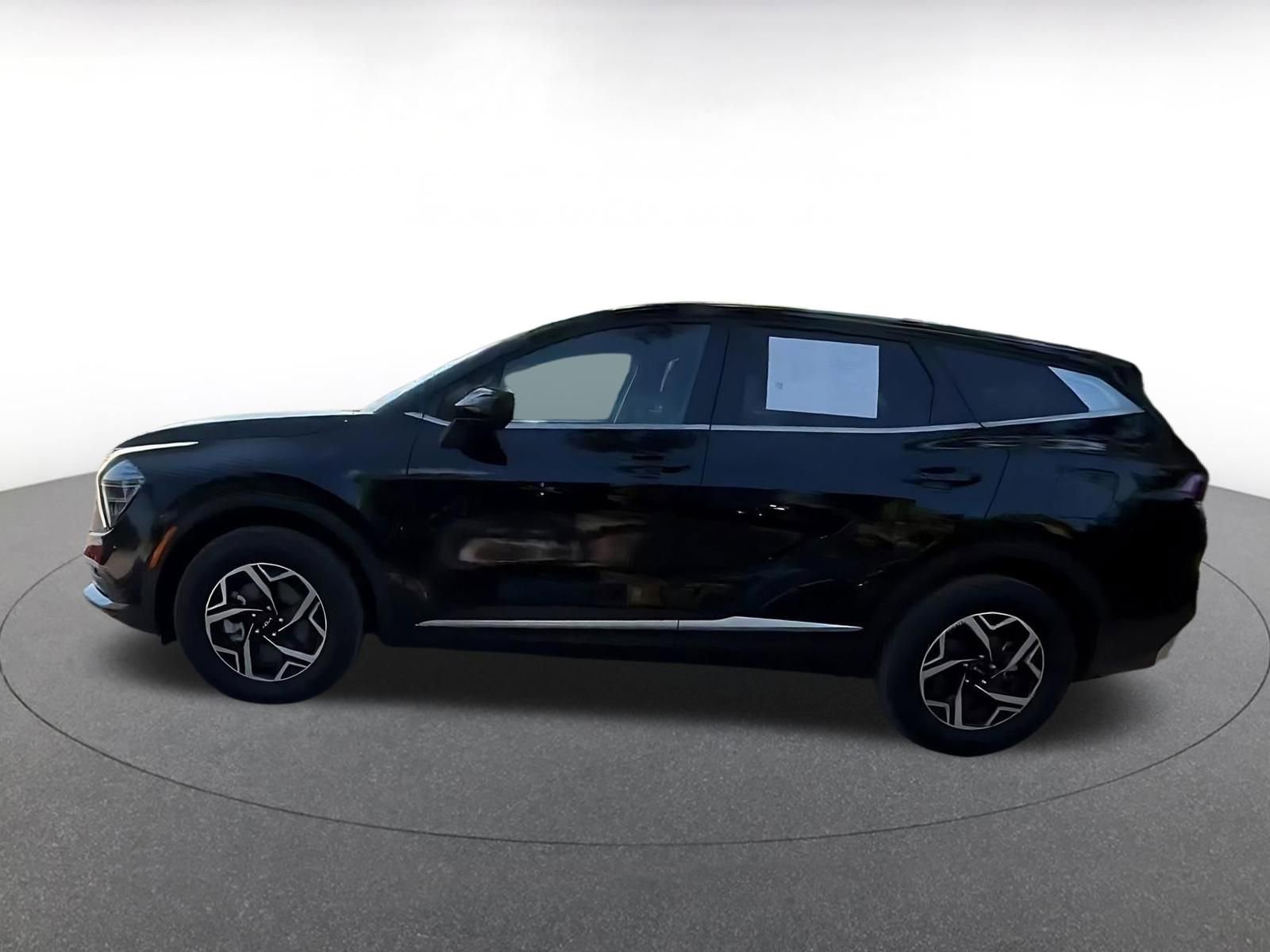 Used 2025 Kia Sportage LX AWD/4WD image 12