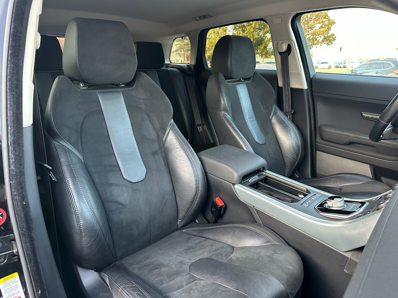 Used 2014 Land Rover Range Rover Evoque Pure image 9