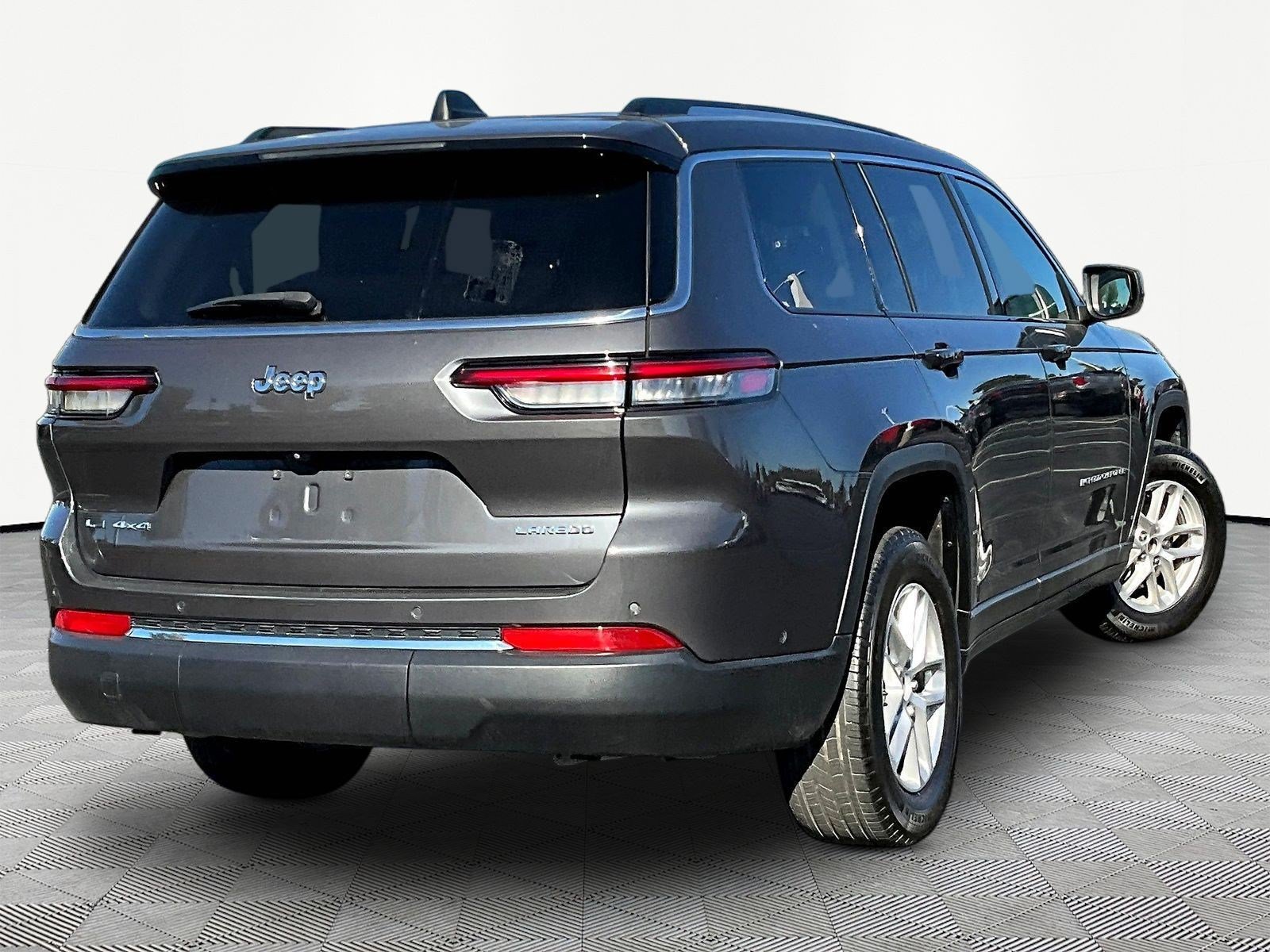 Used 2021 Jeep Grand Cherokee L Laredo w/ Luxury Tech Group I AWD/4WD image 6