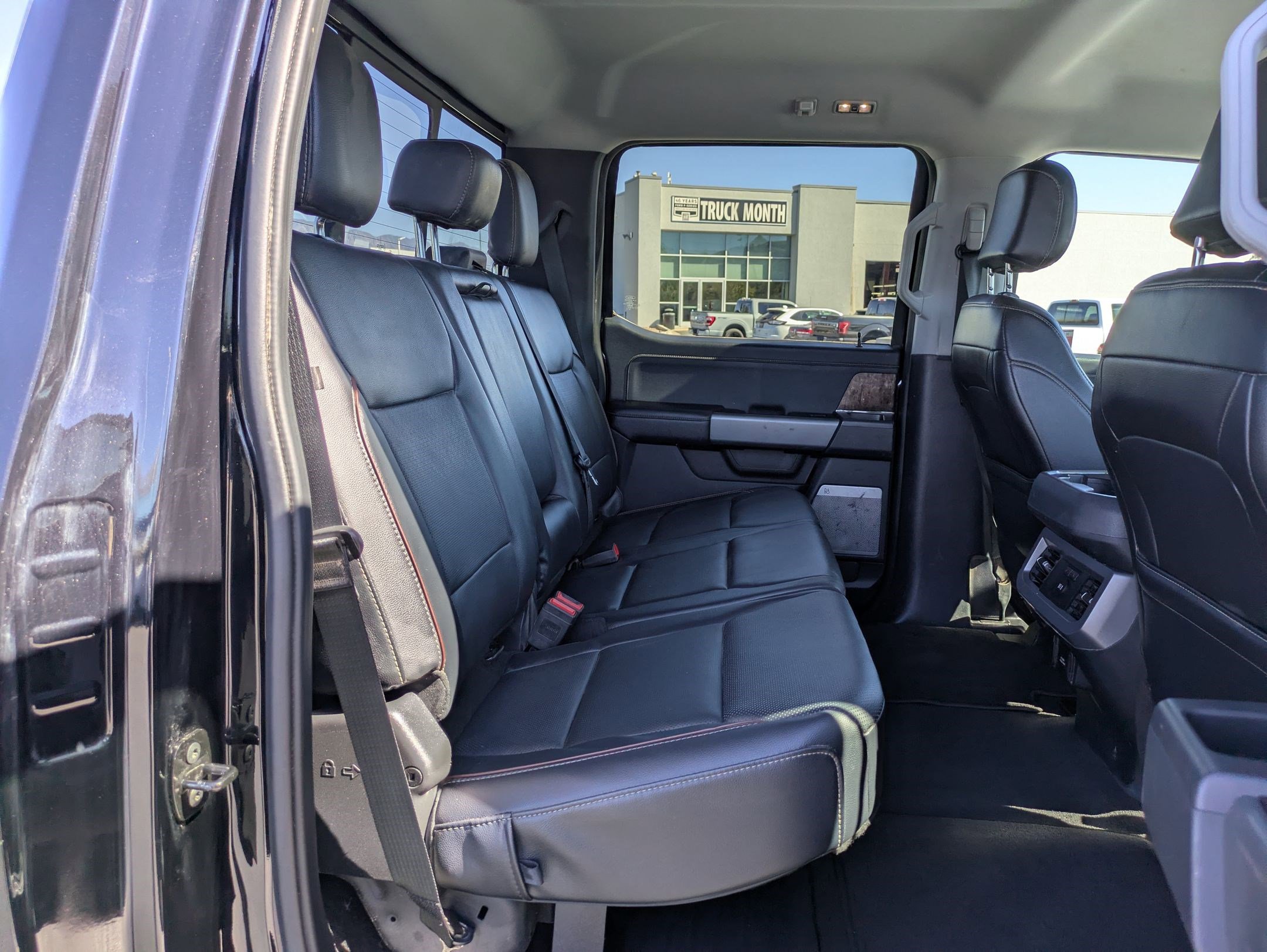 Used 2024 Ford F250 Lariat image 30