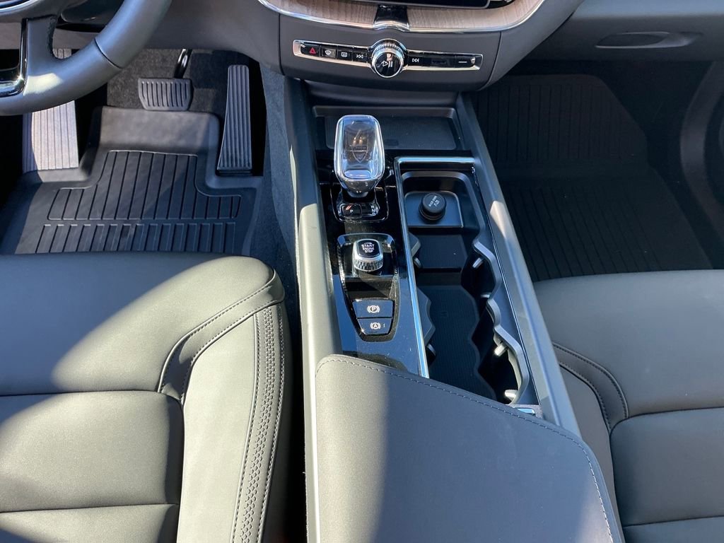 New 2026 Volvo XC60 B5 Plus w/ Protection Package Premier image 12